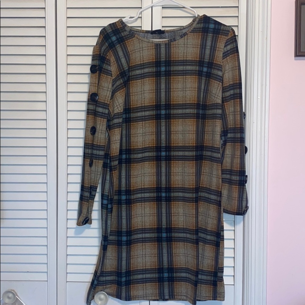 Plaid sweater dress with button sleeves, Large